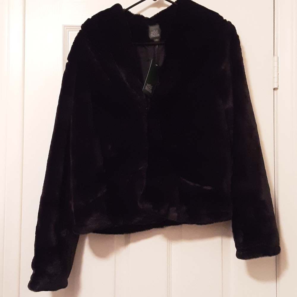 Nwt faux fur cropped jacket